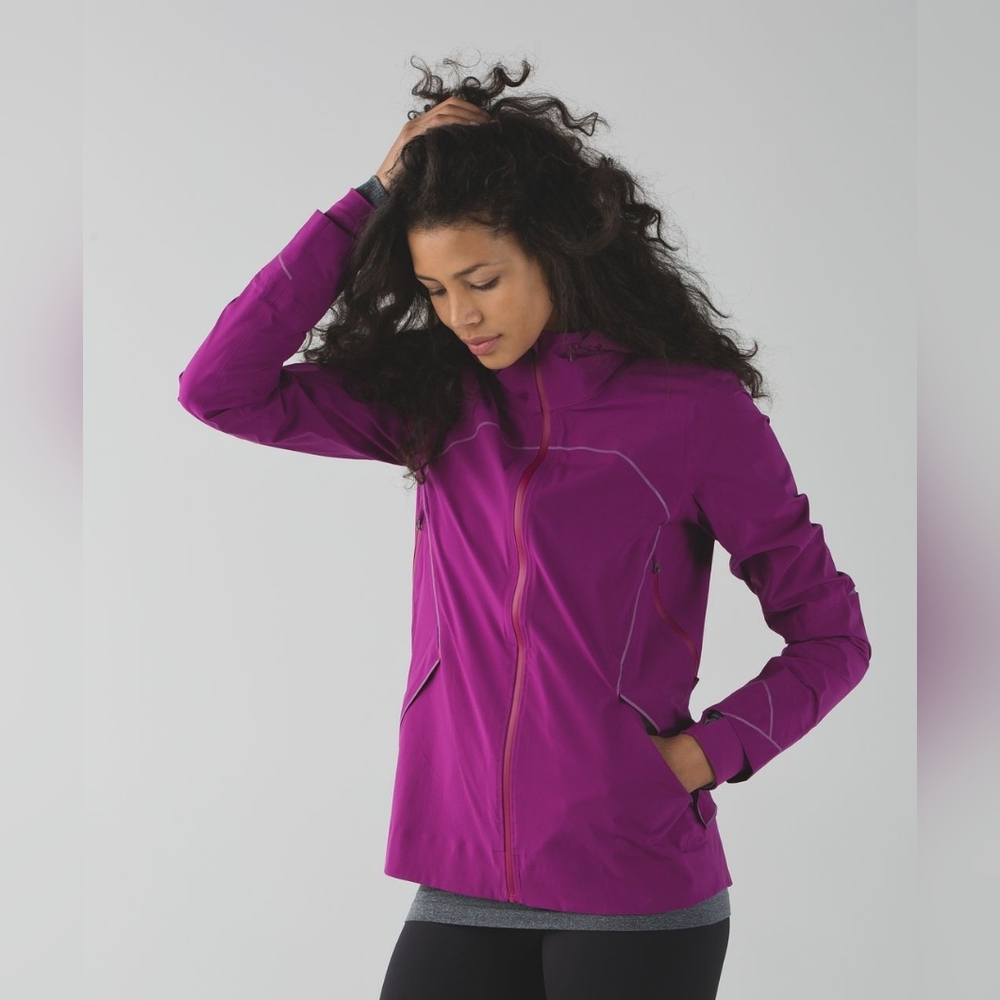 LULULEMON Runaway Jacket In Regal Plum